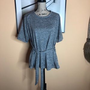 💚Boohoo Gray Crew Neck Top